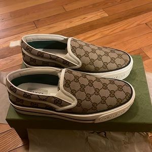 Gucci tennis slip on slippers